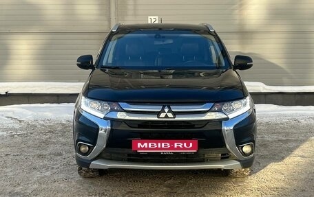 Mitsubishi Outlander III рестайлинг 3, 2016 год, 1 499 000 рублей, 2 фотография