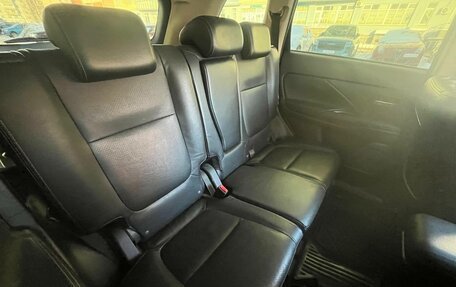 Mitsubishi Outlander III рестайлинг 3, 2016 год, 1 499 000 рублей, 12 фотография