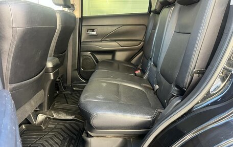 Mitsubishi Outlander III рестайлинг 3, 2016 год, 1 499 000 рублей, 11 фотография