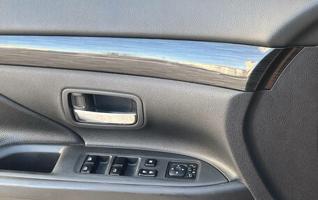 Mitsubishi Outlander III рестайлинг 3, 2016 год, 1 499 000 рублей, 16 фотография