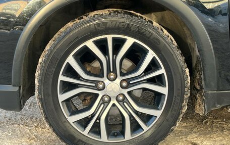 Mitsubishi Outlander III рестайлинг 3, 2016 год, 1 499 000 рублей, 18 фотография