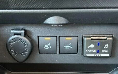 Daihatsu Rocky, 2022 год, 1 302 000 рублей, 32 фотография