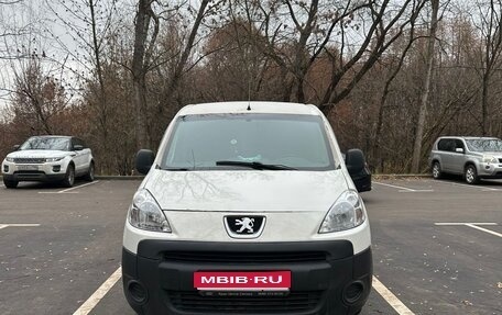 Peugeot Partner II рестайлинг 2, 2010 год, 399 000 рублей, 1 фотография