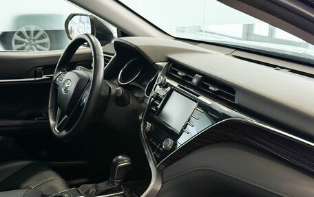 Toyota Camry, 2020 год, 3 117 000 рублей, 8 фотография