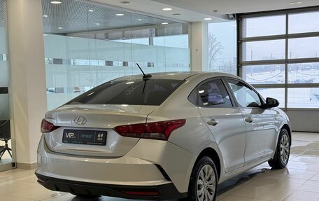 Hyundai Solaris II рестайлинг, 2022 год, 1 675 000 рублей, 6 фотография
