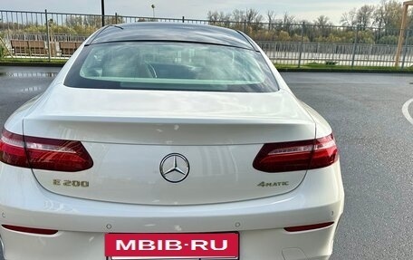 Mercedes-Benz E-Класс, 2018 год, 3 300 000 рублей, 5 фотография