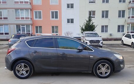 Opel Astra J, 2011 год, 750 000 рублей, 3 фотография