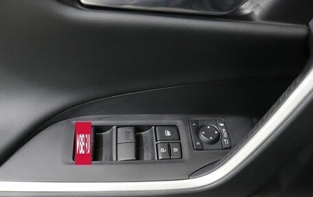 Toyota RAV4, 2023 год, 3 950 000 рублей, 10 фотография