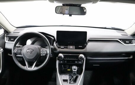 Toyota RAV4, 2023 год, 3 950 000 рублей, 13 фотография