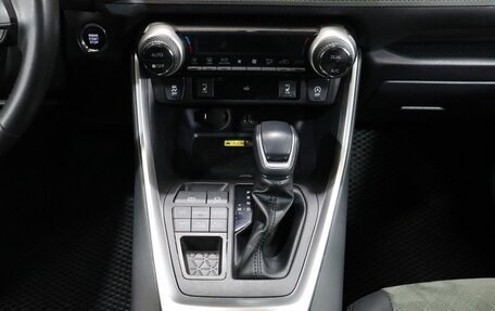 Toyota RAV4, 2023 год, 3 950 000 рублей, 18 фотография