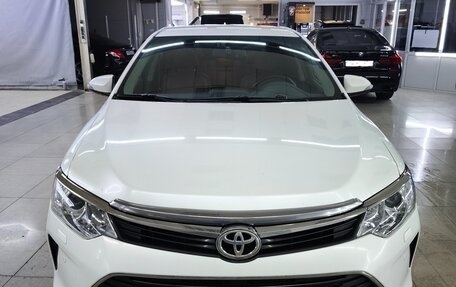 Toyota Camry, 2017 год, 1 950 000 рублей, 1 фотография