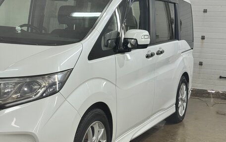 Honda Stepwgn IV, 2017 год, 1 800 000 рублей, 2 фотография