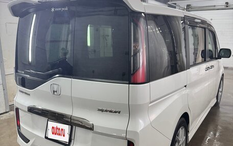 Honda Stepwgn IV, 2017 год, 1 800 000 рублей, 4 фотография