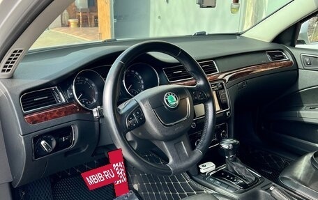 Skoda Superb III рестайлинг, 2012 год, 1 320 000 рублей, 13 фотография