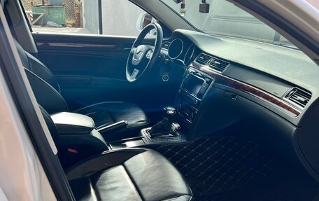 Skoda Superb III рестайлинг, 2012 год, 1 320 000 рублей, 25 фотография