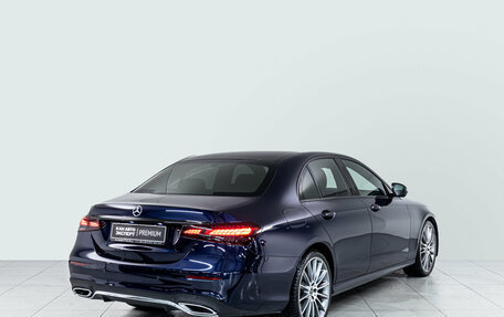 Mercedes-Benz E-Класс, 2021 год, 5 990 000 рублей, 4 фотография