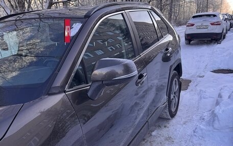 Toyota RAV4, 2022 год, 3 850 000 рублей, 3 фотография