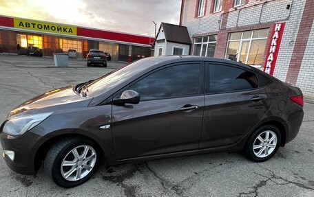 Hyundai Solaris II рестайлинг, 2015 год, 1 139 000 рублей, 2 фотография