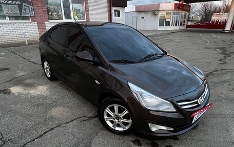Hyundai Solaris II рестайлинг, 2015 год, 1 139 000 рублей, 6 фотография