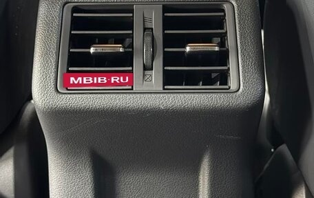 Mitsubishi Outlander III рестайлинг 3, 2022 год, 1 762 000 рублей, 14 фотография