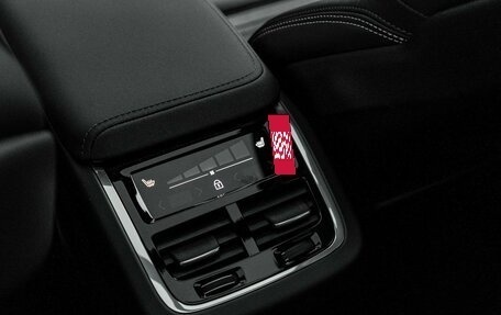 Volvo XC60 II, 2025 год, 9 500 000 рублей, 17 фотография