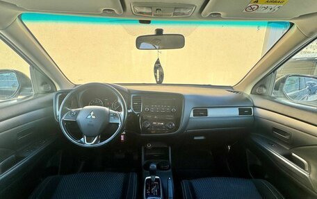 Mitsubishi Outlander III рестайлинг 3, 2016 год, 1 750 000 рублей, 9 фотография