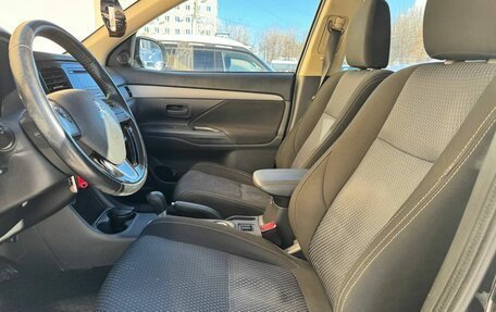 Mitsubishi Outlander III рестайлинг 3, 2016 год, 1 750 000 рублей, 8 фотография