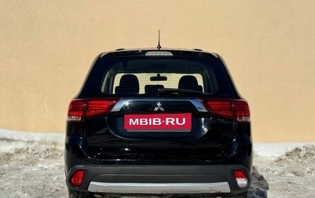 Mitsubishi Outlander III рестайлинг 3, 2016 год, 1 750 000 рублей, 5 фотография