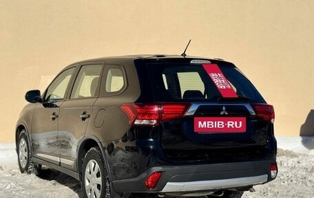Mitsubishi Outlander III рестайлинг 3, 2016 год, 1 750 000 рублей, 6 фотография