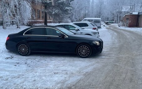 Mercedes-Benz E-Класс, 2016 год, 3 950 000 рублей, 4 фотография