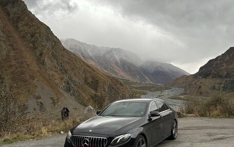Mercedes-Benz E-Класс, 2016 год, 3 950 000 рублей, 5 фотография