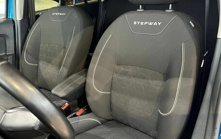 Renault Logan II, 2018 год, 1 220 000 рублей, 22 фотография