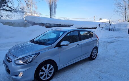 Hyundai Solaris II рестайлинг, 2012 год, 835 000 рублей, 3 фотография