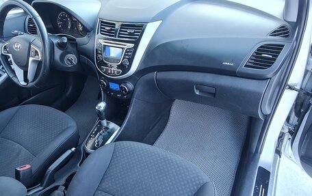 Hyundai Solaris II рестайлинг, 2012 год, 835 000 рублей, 13 фотография