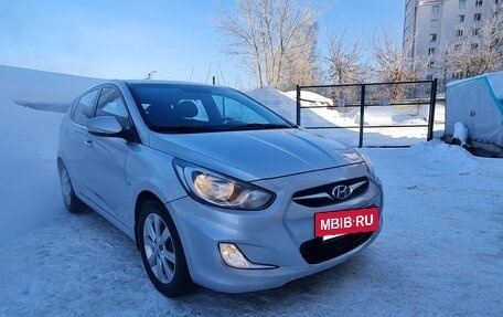 Hyundai Solaris II рестайлинг, 2012 год, 835 000 рублей, 2 фотография