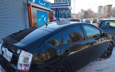 Toyota Prius, 2009 год, 750 000 рублей, 3 фотография