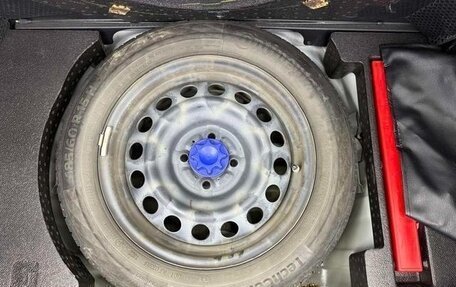 Toyota Yaris XP150 рестайлинг, 2021 год, 1 190 000 рублей, 18 фотография