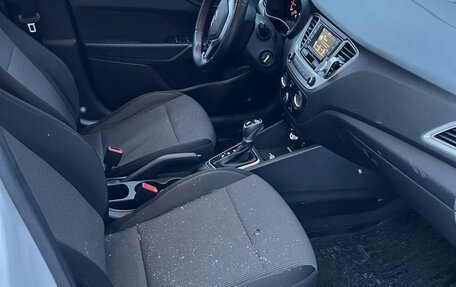 Hyundai Solaris II рестайлинг, 2022 год, 1 100 000 рублей, 8 фотография