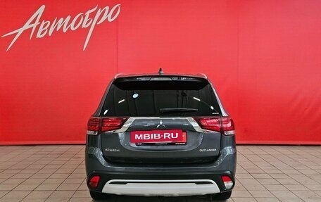 Mitsubishi Outlander III рестайлинг 3, 2019 год, 2 049 000 рублей, 4 фотография