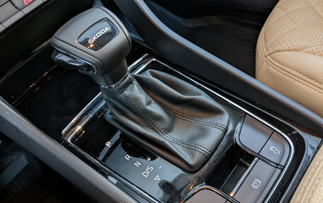 Skoda Karoq I, 2021 год, 2 600 000 рублей, 21 фотография