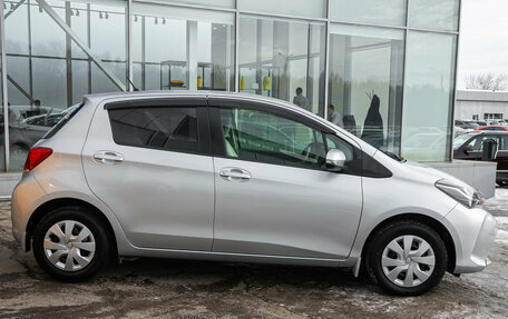 Toyota Vitz, 2014 год, 889 000 рублей, 6 фотография
