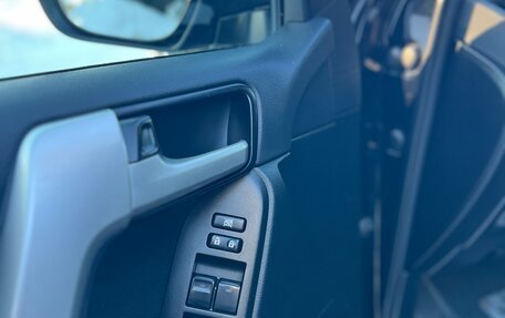 Toyota Land Cruiser Prado 150 рестайлинг 2, 2021 год, 6 450 000 рублей, 6 фотография