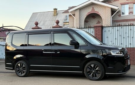 Honda Stepwgn, 2024 год, 3 150 000 рублей, 4 фотография