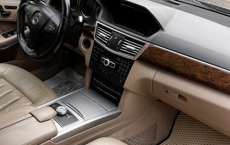 Mercedes-Benz E-Класс, 2011 год, 890 000 рублей, 4 фотография