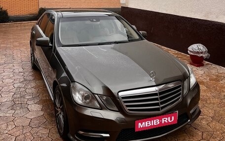 Mercedes-Benz E-Класс, 2011 год, 890 000 рублей, 3 фотография