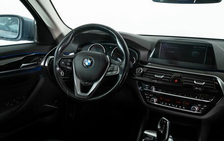 BMW 5 серия, 2018 год, 3 200 000 рублей, 17 фотография