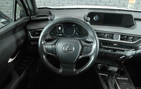Lexus UX I, 2019 год, 3 400 000 рублей, 12 фотография