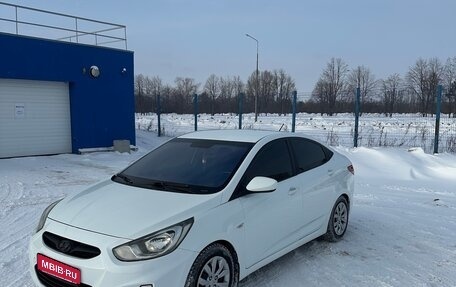 Hyundai Solaris II рестайлинг, 2012 год, 725 000 рублей, 1 фотография