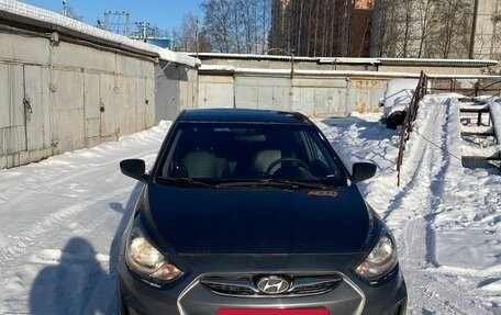 Hyundai Solaris II рестайлинг, 2011 год, 700 000 рублей, 8 фотография