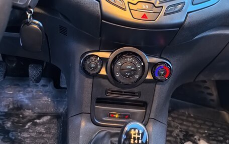 Ford Fiesta, 2015 год, 680 000 рублей, 15 фотография